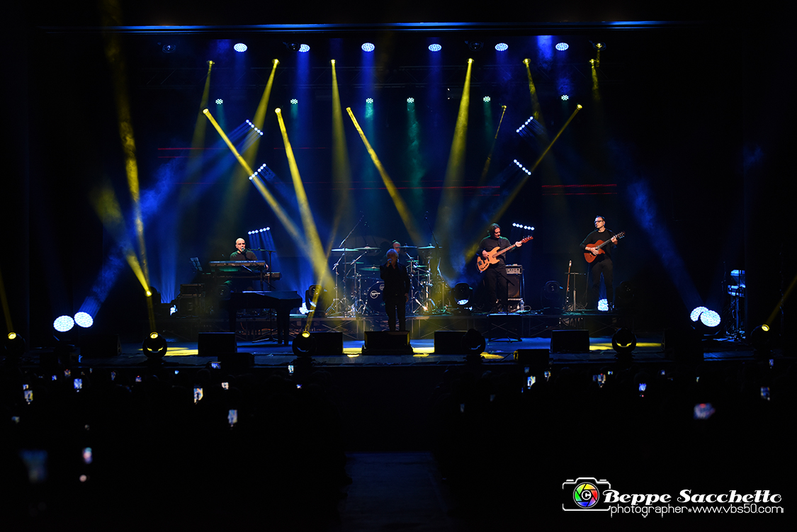 VBS_6800 - Concerto Nino D'Angelo - Il poeta che non sa parlare.jpg